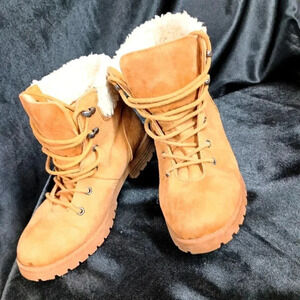Cliffs by White mountain size five and a half tan work boot with fur on top